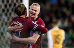 AYX-包含哈兰德连续五场比赛得分超过战术调整，澳大利亚队挑战极限！的词条