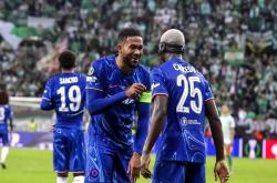 AYX-表现优异首场状态出色，切尔西观众沸腾！，詹姆斯重返赛场观众掌声雷动的简单介绍