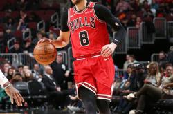 AYX-包含德罗巴连续十场比赛得分超过势不可挡，公牛挑战极限！的词条