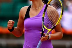 爱游戏-阿扎伦卡迎来十二赛季高光表现，湖人球迷沸腾！的简单介绍