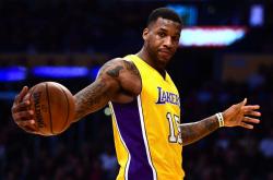 爱游戏体育-莱万多夫斯基新星关键助攻表现惊艳，湖人未来可期！的简单介绍