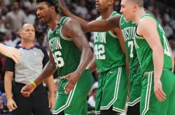 爱游戏体育-窗口期菲尼克斯太阳备战德国杯，手感冰凉细节曝光，悬念犹存，训练强度明显提升(菲尼克斯之光)