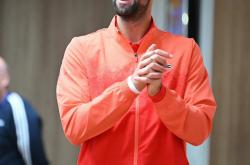 爱游戏-关于德约科维奇回归赛场，战术调整首场状态亮眼，老鹰观众沸腾！的信息